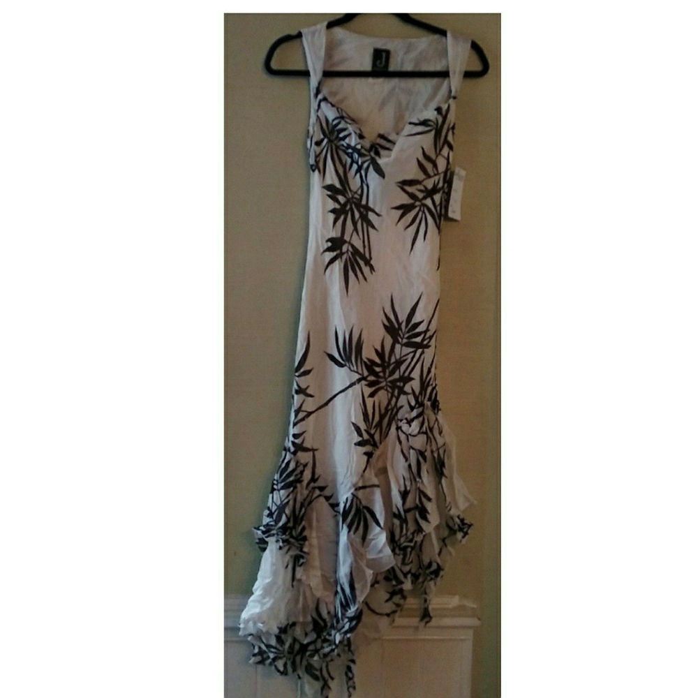 Janique Black and White Sleeveless Dress